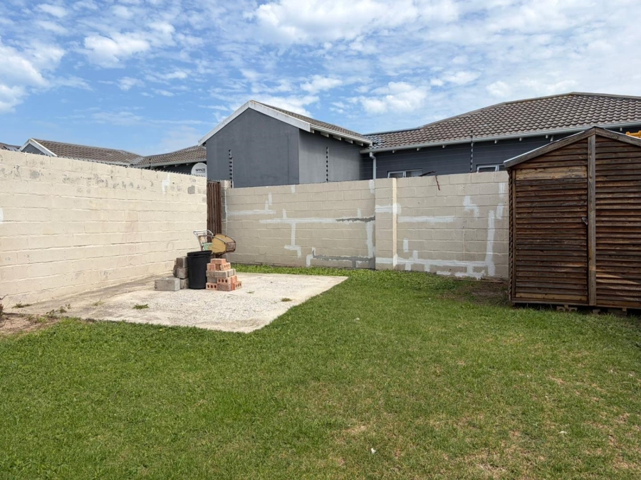 To Let 2 Bedroom Property for Rent in Overbaakens Eastern Cape